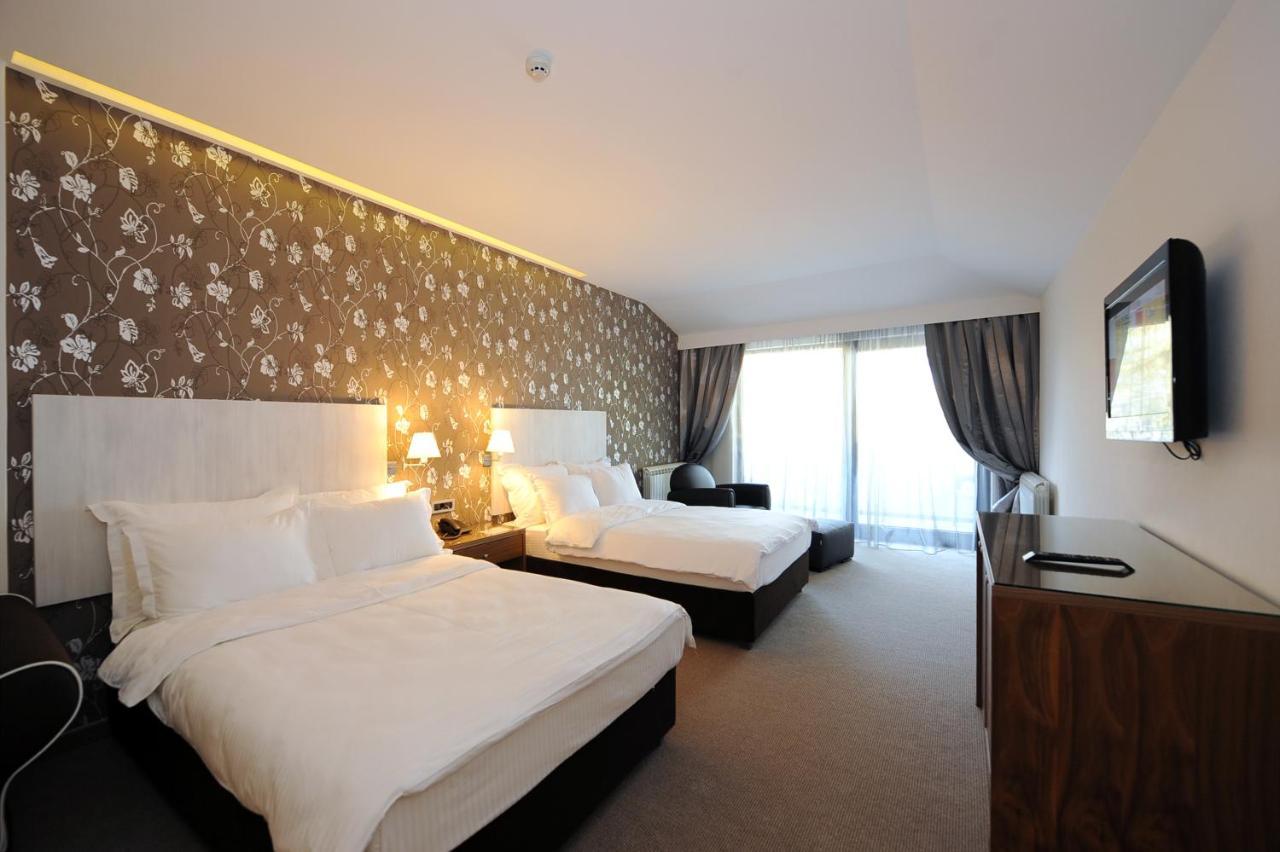 Hotel 1000 Ruza Beograd Bagian luar foto