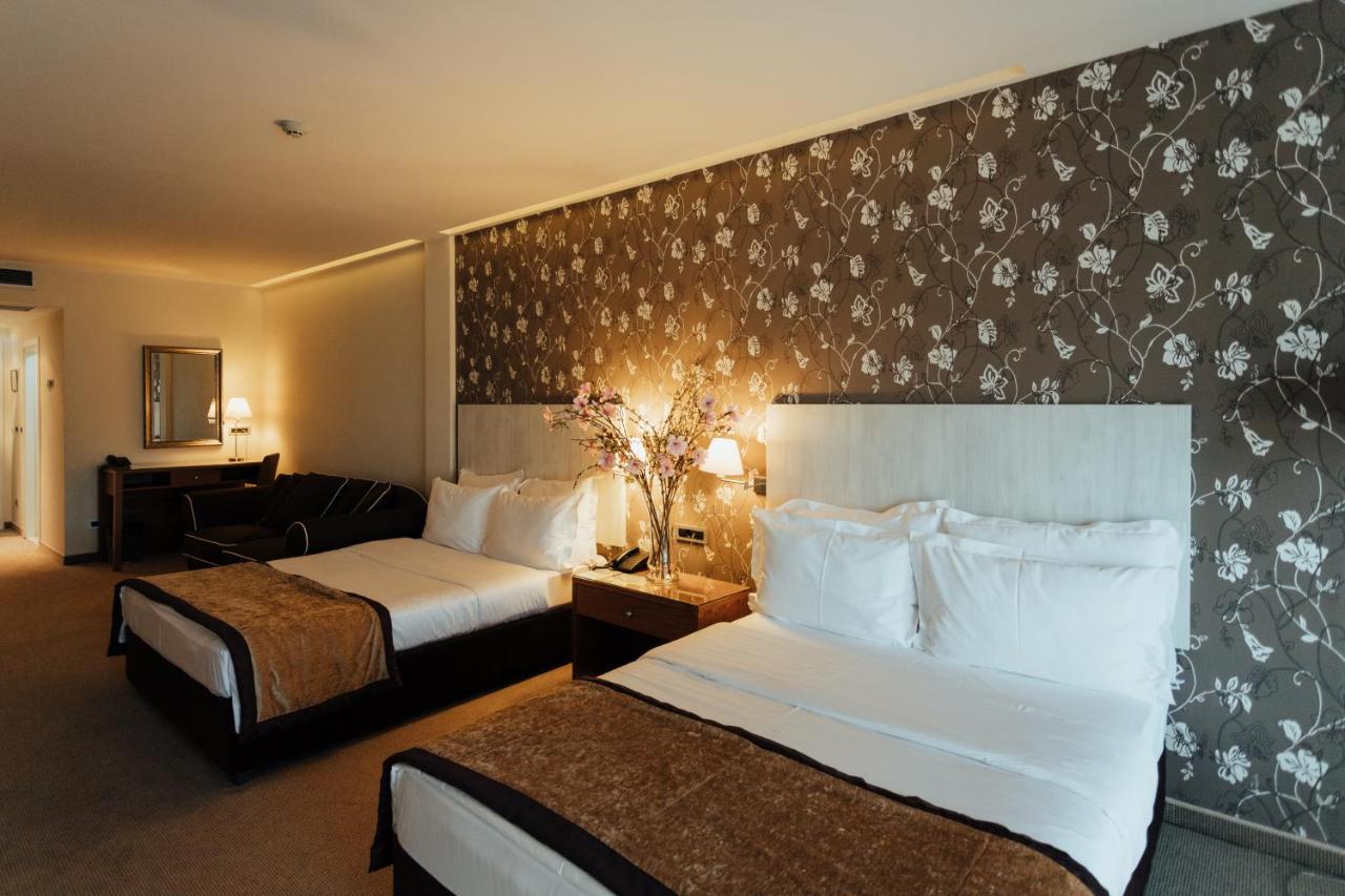 Hotel 1000 Ruza Beograd Bagian luar foto