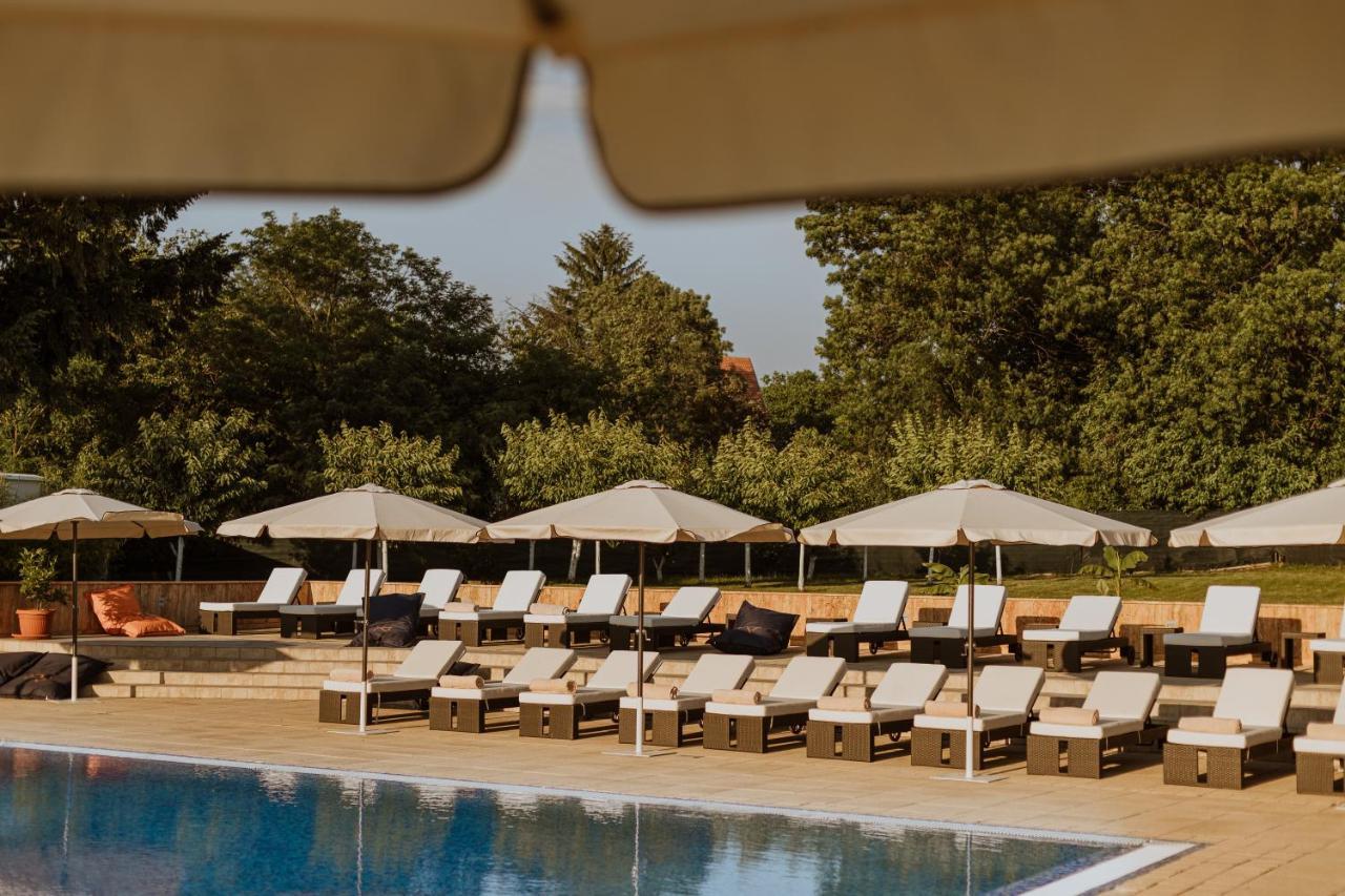 Hotel 1000 Ruza Beograd Bagian luar foto