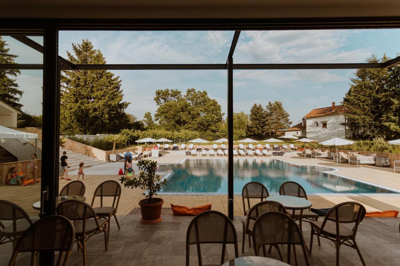 Hotel 1000 Ruza Beograd Bagian luar foto