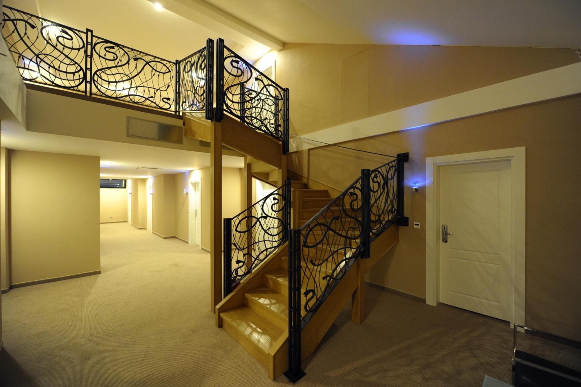 Hotel 1000 Ruza Beograd Bagian luar foto