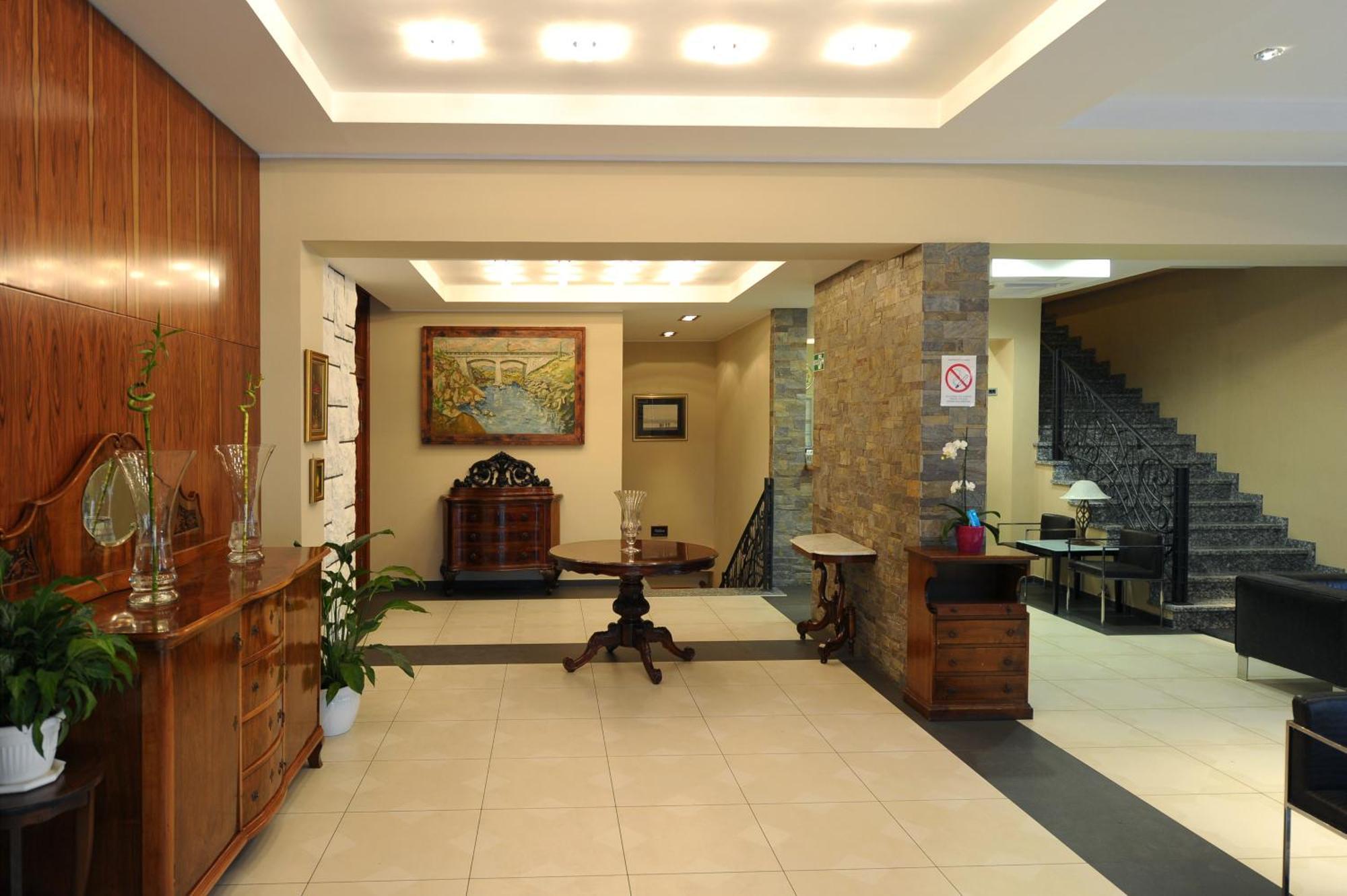 Hotel 1000 Ruza Beograd Bagian luar foto