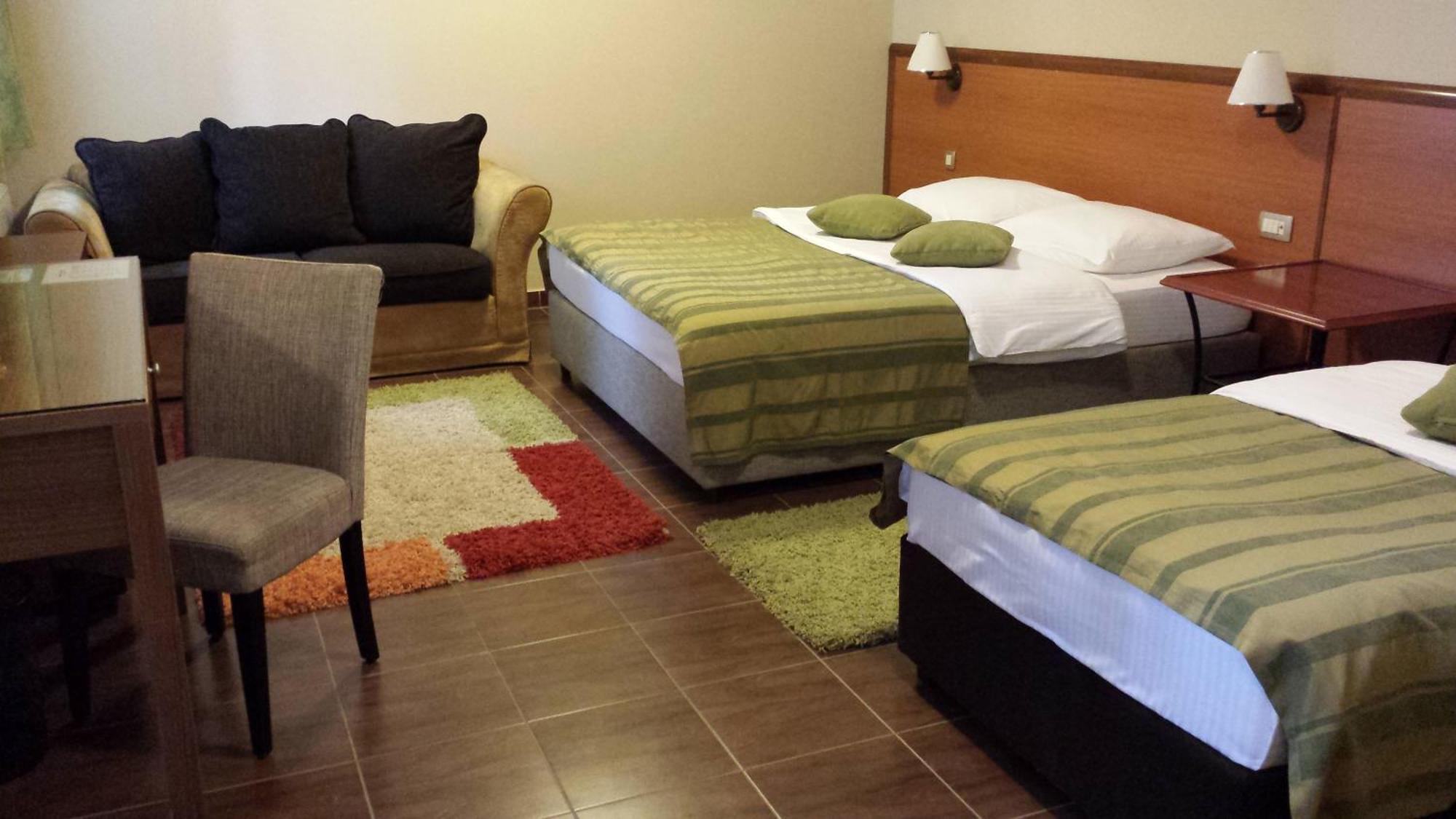 Hotel 1000 Ruza Beograd Ruang foto