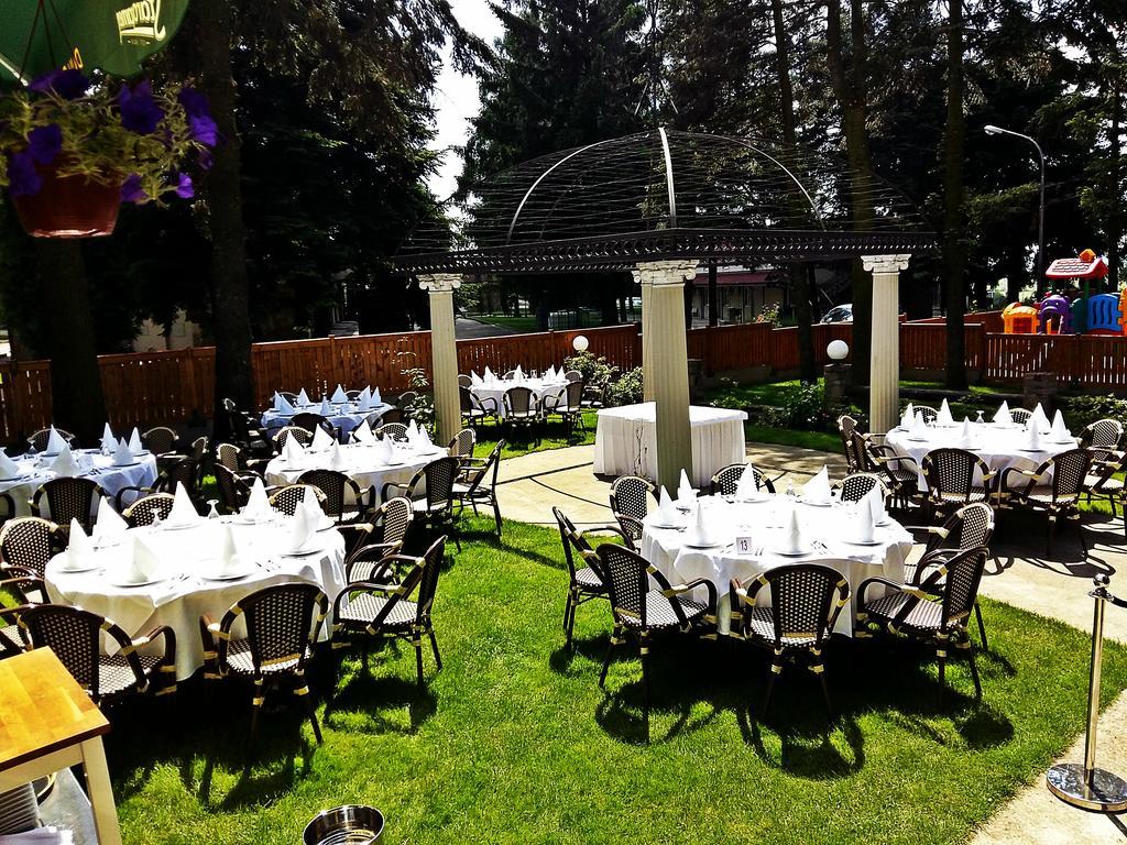 Hotel 1000 Ruza Beograd Bagian luar foto