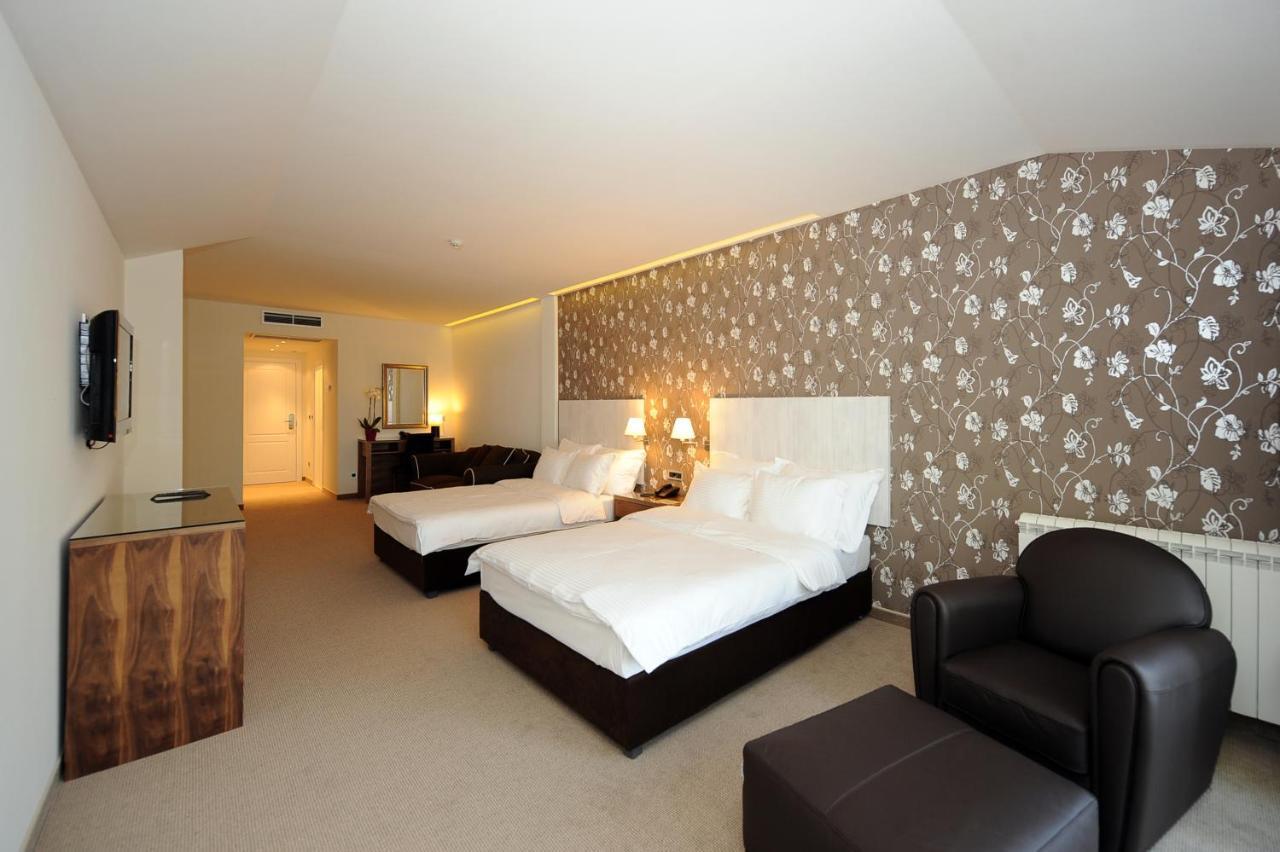 Hotel 1000 Ruza Beograd Ruang foto